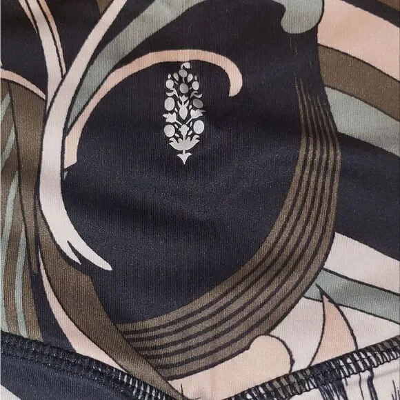 Free People Wave Crush Leggings Black Combo Small Floral - Picture 4 of 6